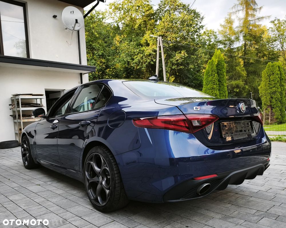 Alfa Romeo Giulia 2.0 Turbo 16V AT8-Q4 Veloce Ti - 5