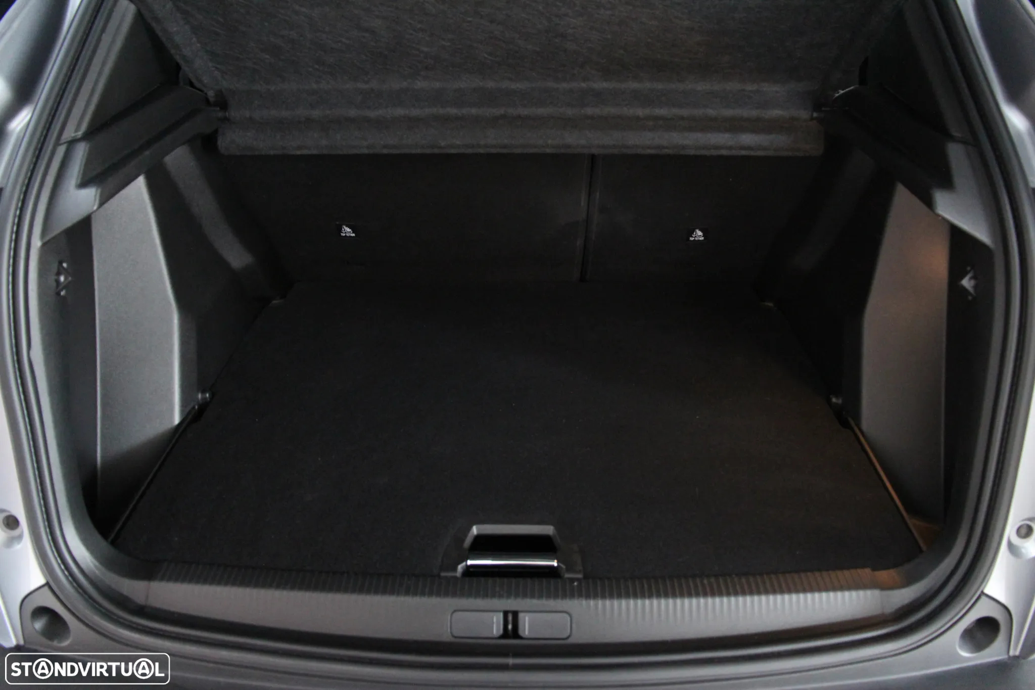 Peugeot 2008 1.2 PureTech GT - 29