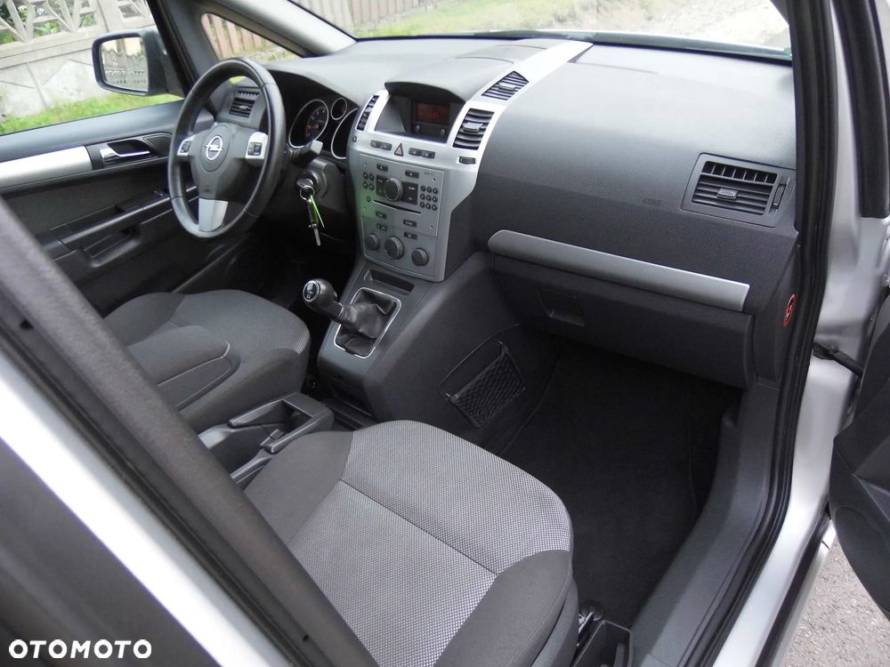 Opel Zafira 1.8 Design Edition - 28