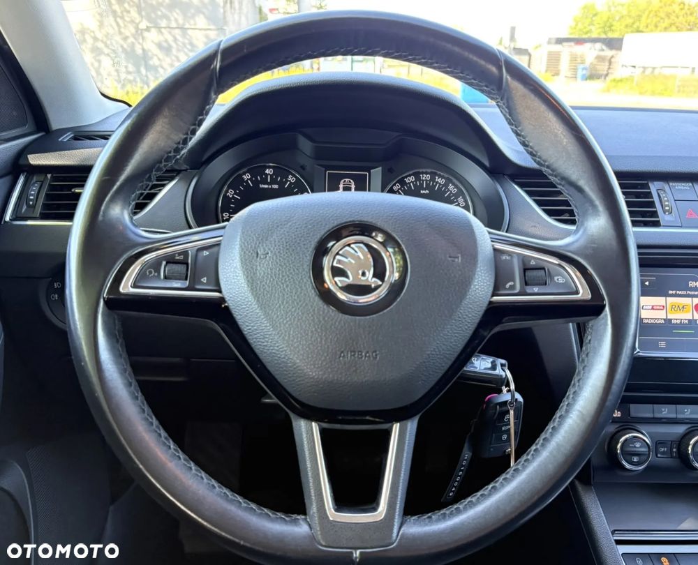 Skoda Octavia 1.4 TSI Ambition DSG - 12