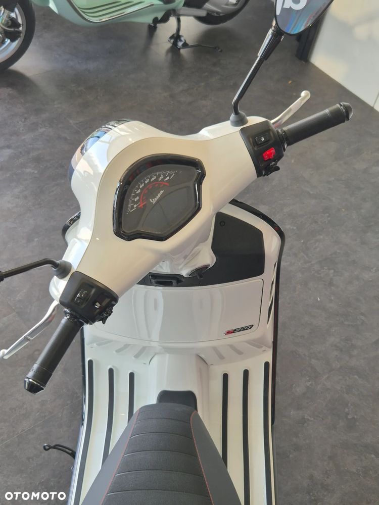 Vespa GTS - 9