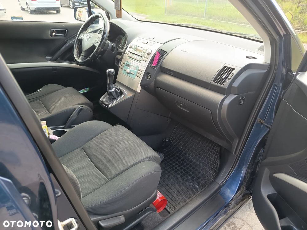 Toyota Corolla Verso - 9