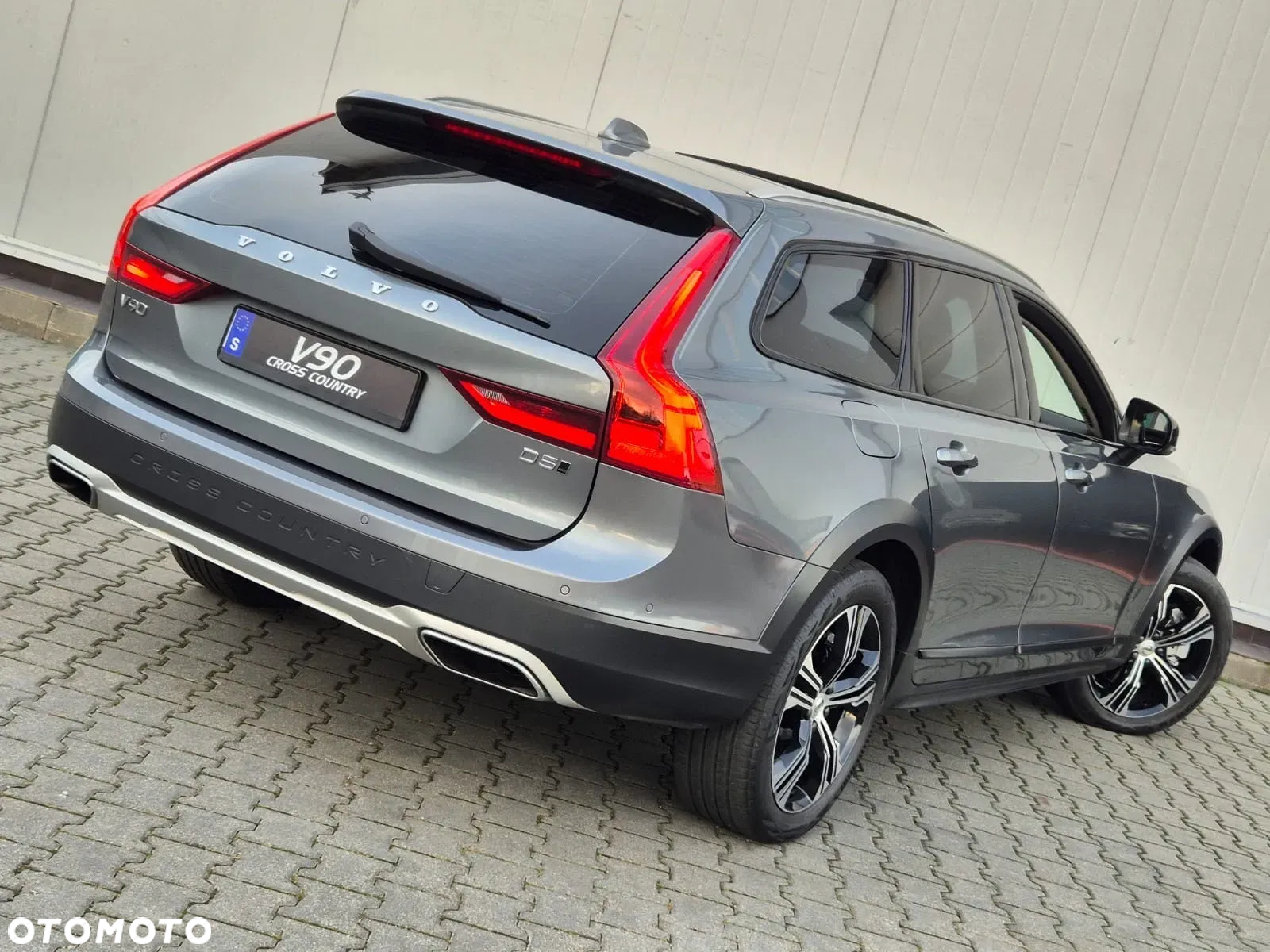 Volvo V90 Cross Country D5 AWD - 13