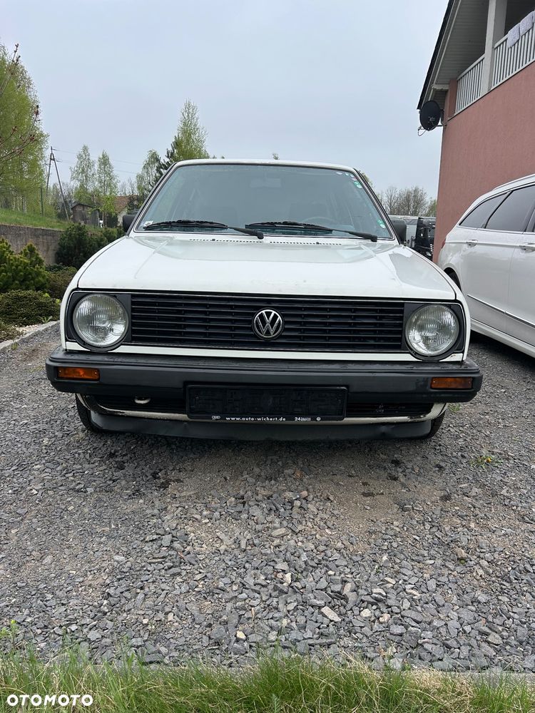 Volkswagen Golf - 1