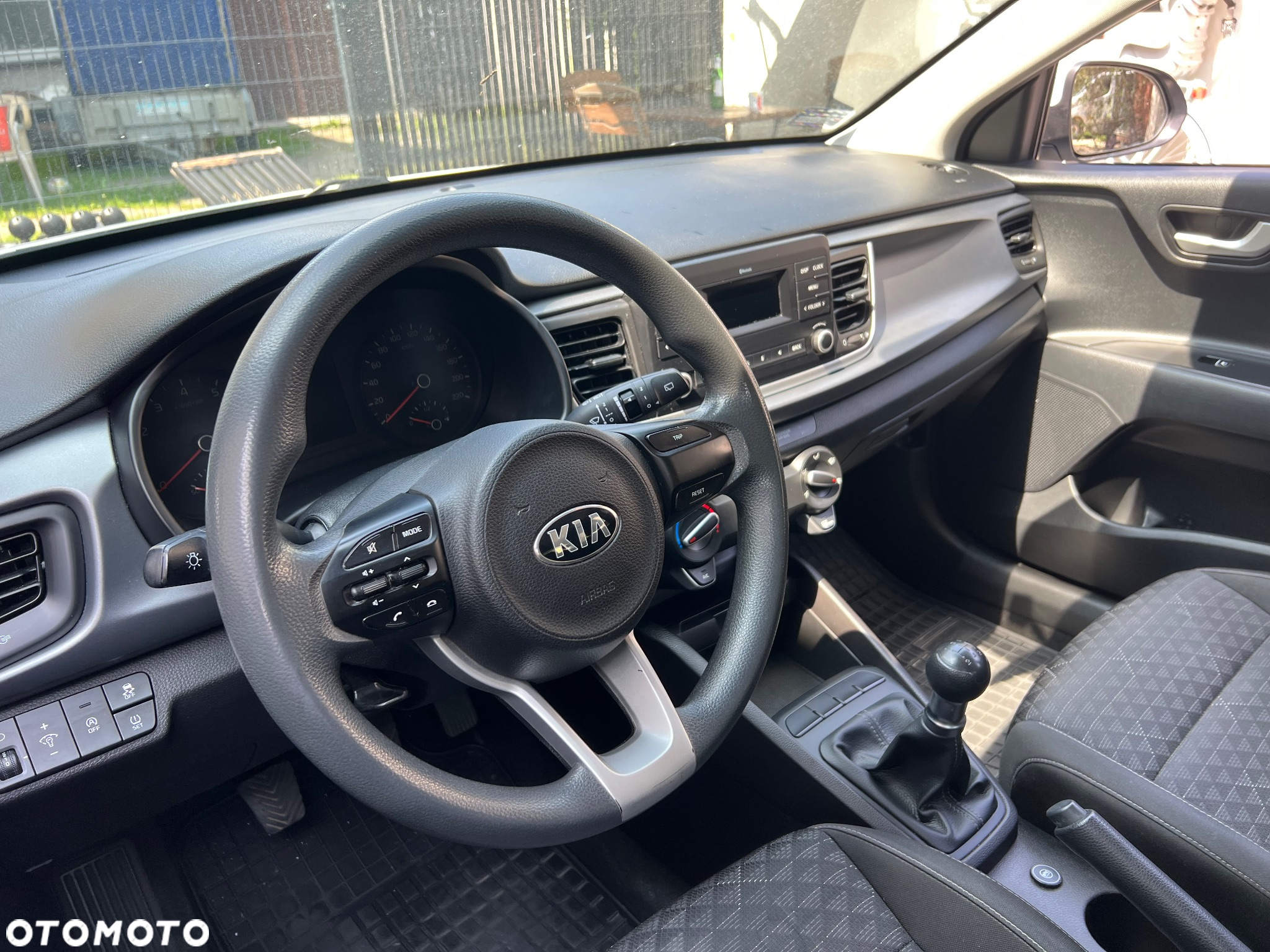 Kia Rio - 8