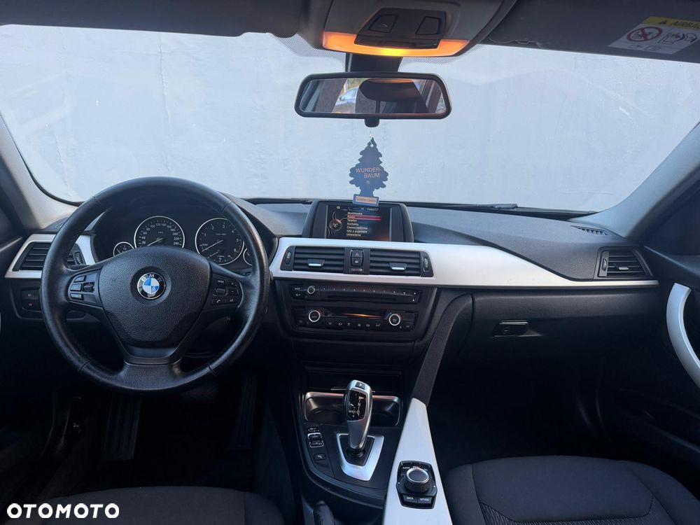 BMW Seria 3 318d Modern Line - 17