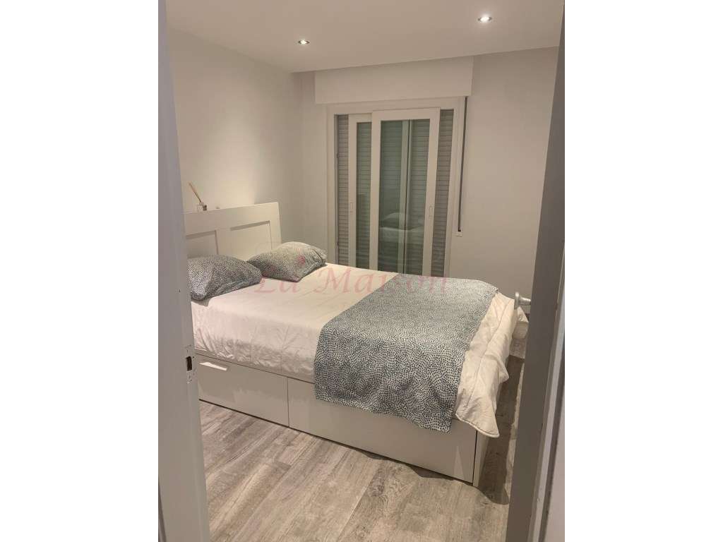 Apartamento T2 em Santo António dos Cavaleiros - Grande imagem: 4/16