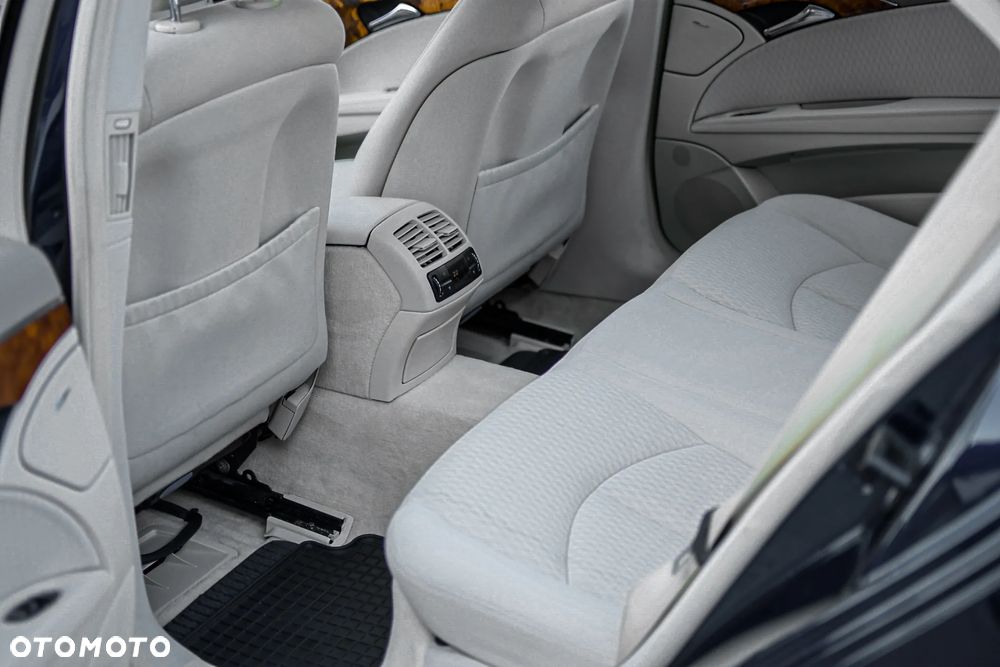 Mercedes-Benz Klasa E 200 Kompressor Automatik Elegance Sport Edition - 17