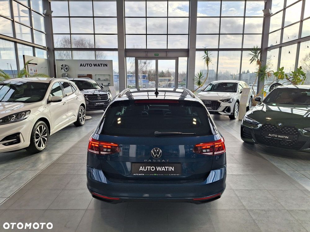 Volkswagen Passat - 11