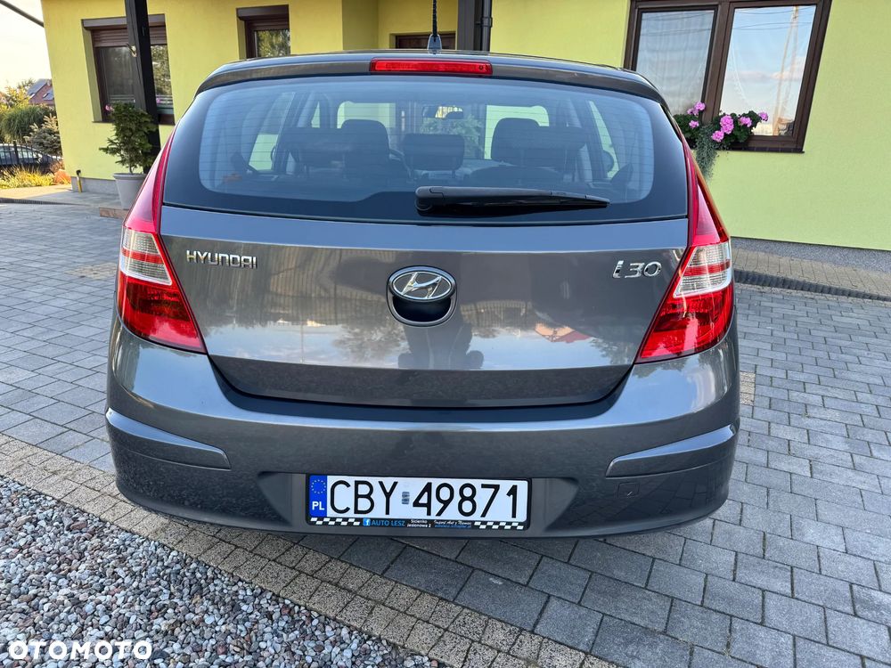 Hyundai i30 1.4 Classic + - 19