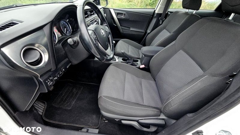 Toyota Auris 2.0 D-4D Comfort - 21