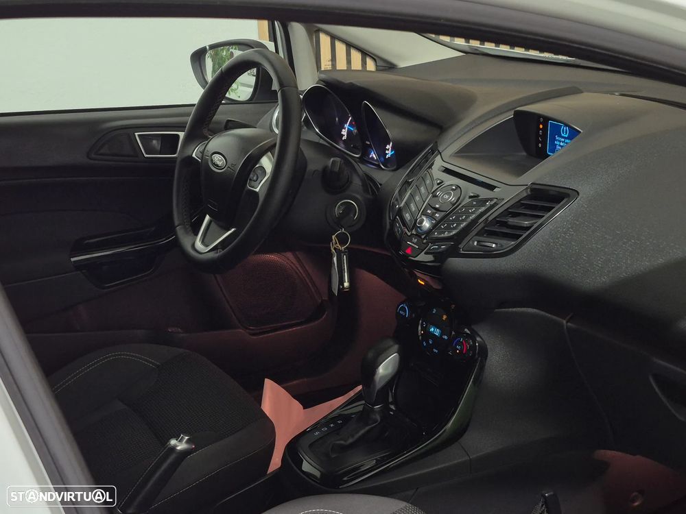 Ford Fiesta 1.0 T EcoBoost Titanium PowerShift - 12