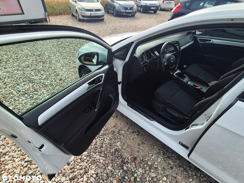 Volkswagen Golf - 20