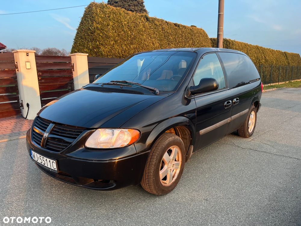 Dodge Caravan - 3