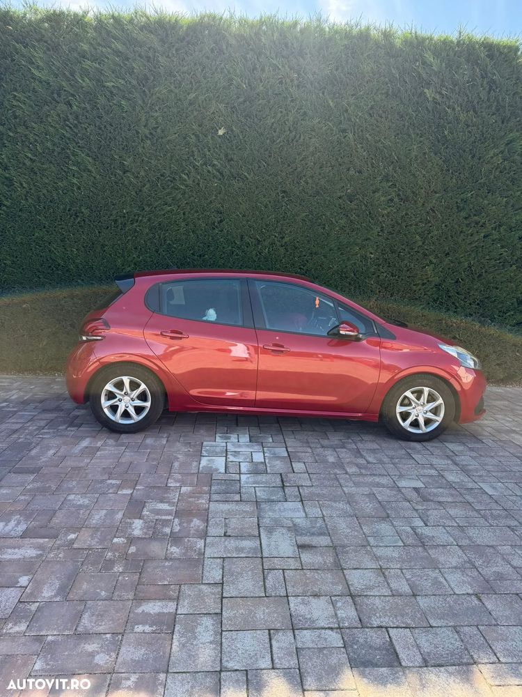 Peugeot 208 - 5
