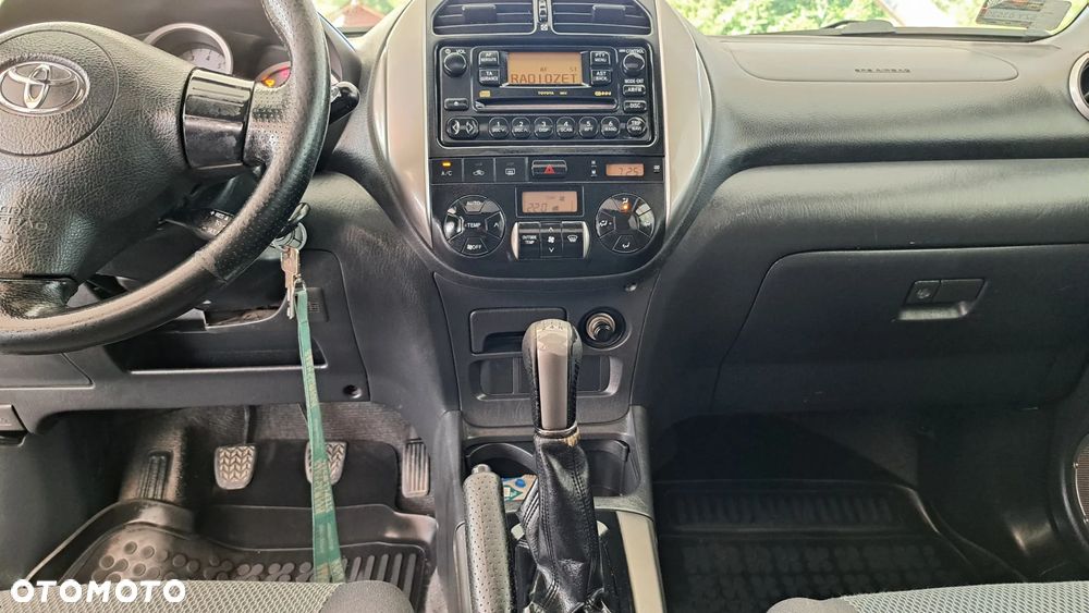 Toyota RAV4 2.0 D-4D 4x4 - 18