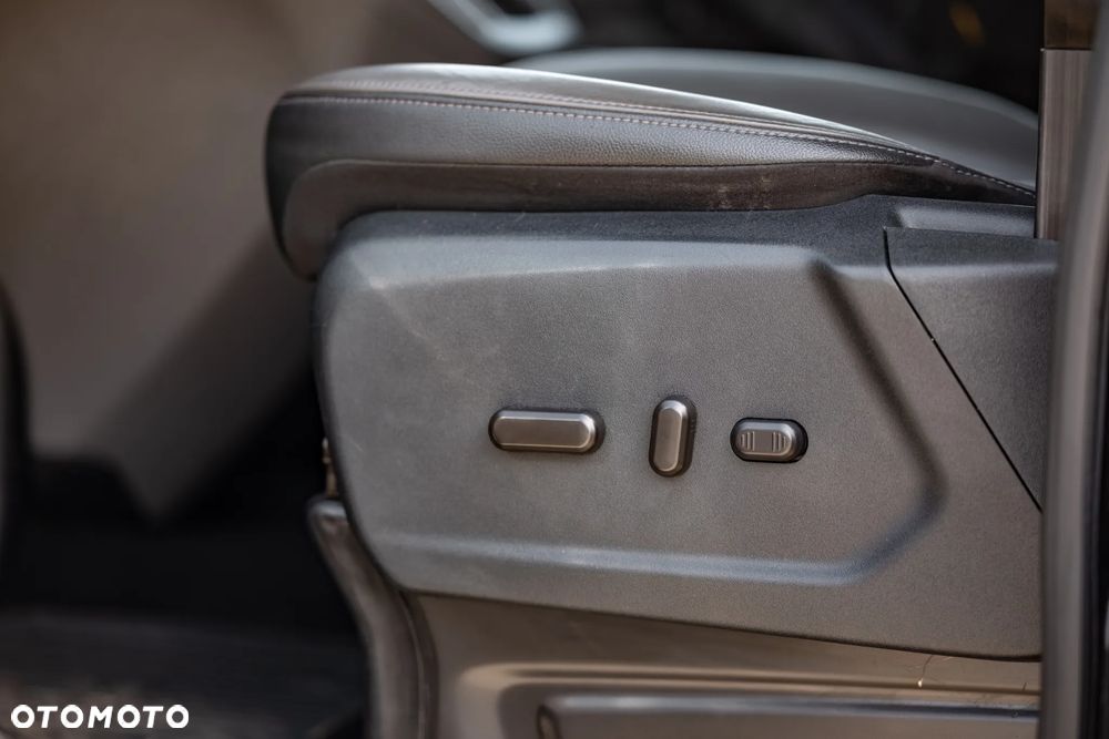 Ford Tourneo Custom - 14