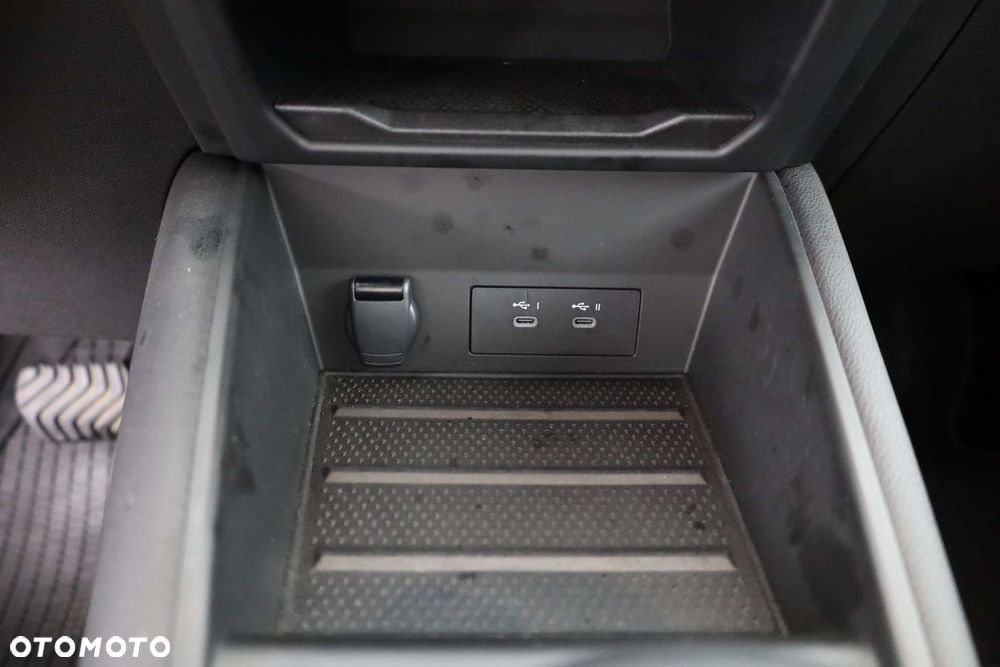 Renault Captur 1.3 TCe mHEV Techno EDC - 18