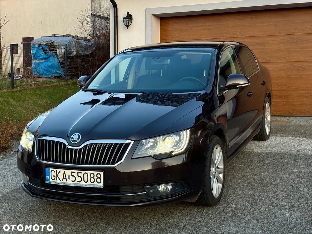 Skoda Superb 2.0 TDI Elegance DSG - 32