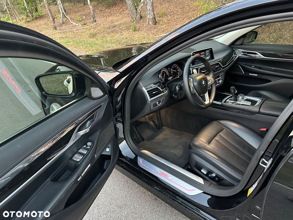 BMW Seria 7 740Li - 8