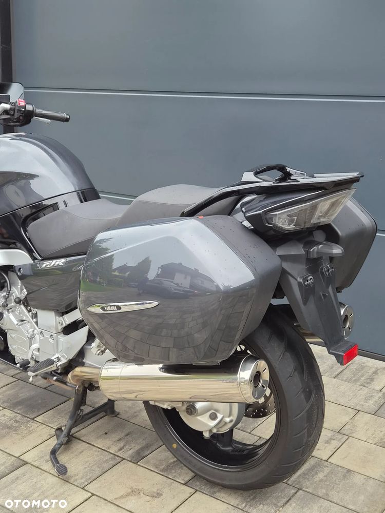 Yamaha FJR - 24