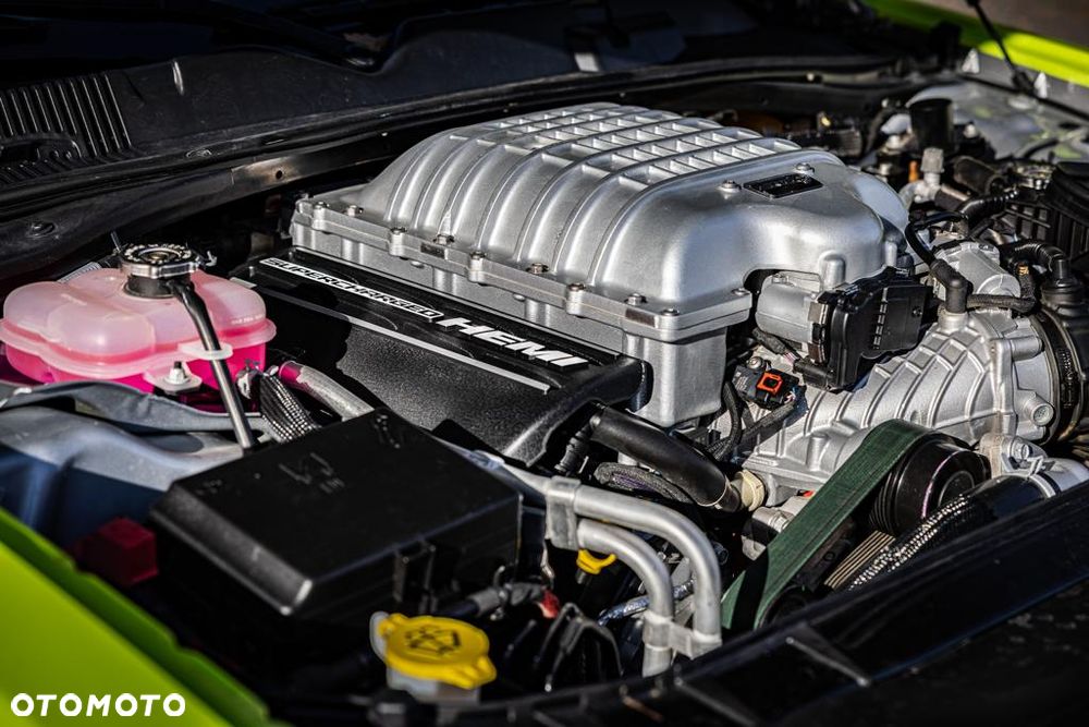 Dodge Challenger - 14