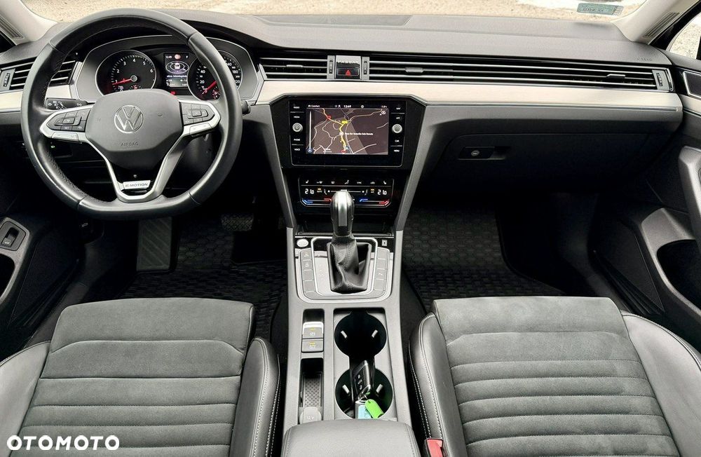 Volkswagen Passat - 11