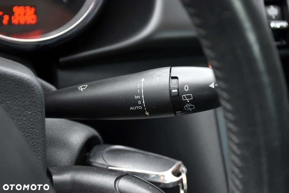 Peugeot 3008 HDi 150 Allure - 32