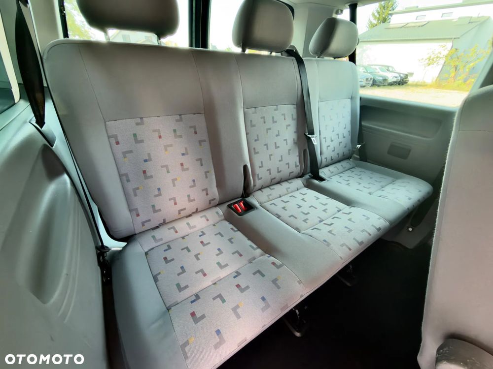Volkswagen Caravelle - 25