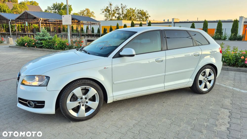 Audi A3 Sportback 2.0 TDI DPF Quattro Attraction - 4