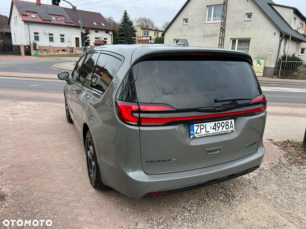 Chrysler Pacifica - 5