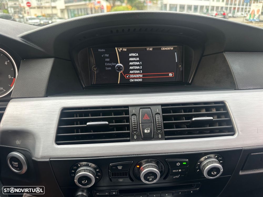 BMW 520 dA Executive - 32