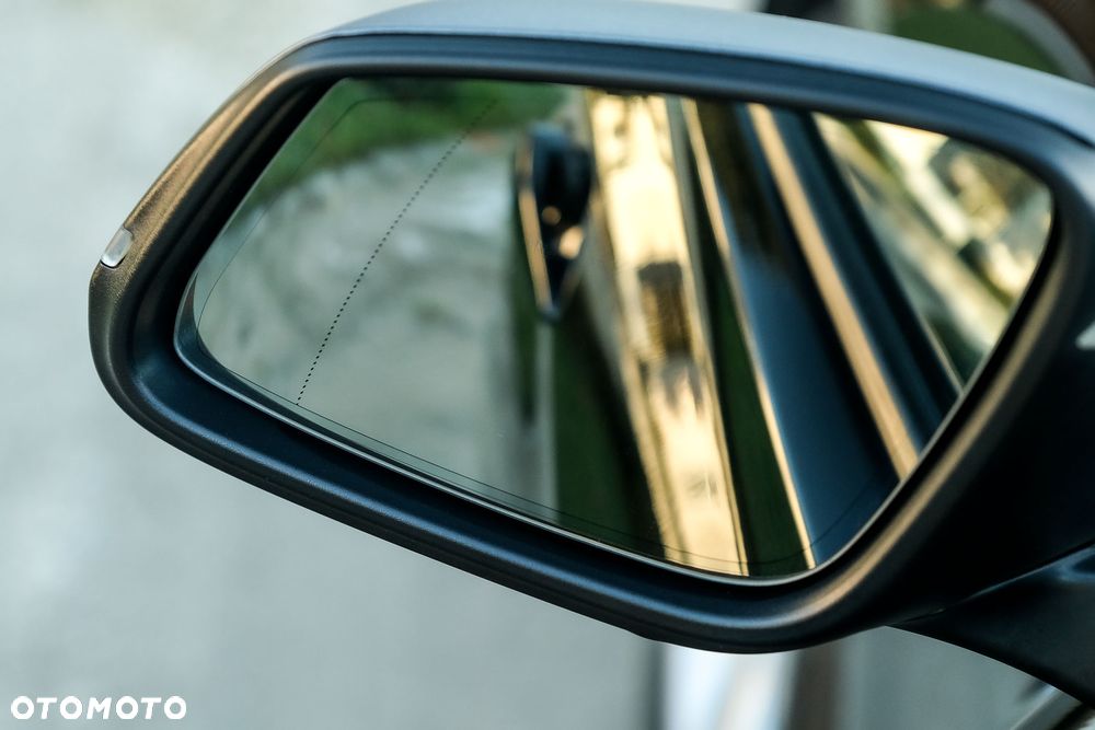 BMW Seria 3 320d Sport Line Shadow - 12