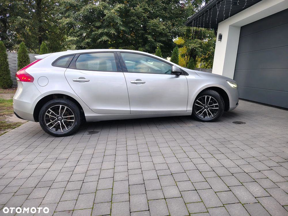 Volvo V40 D2 Momentum - 4