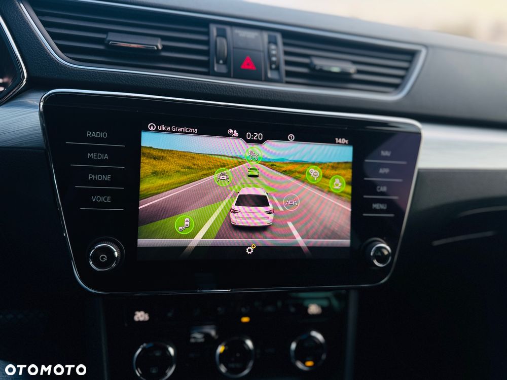 Skoda Superb 2.0 TDI DSG Active - 13