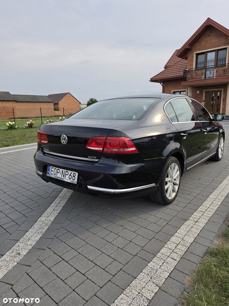 Volkswagen Passat - 4