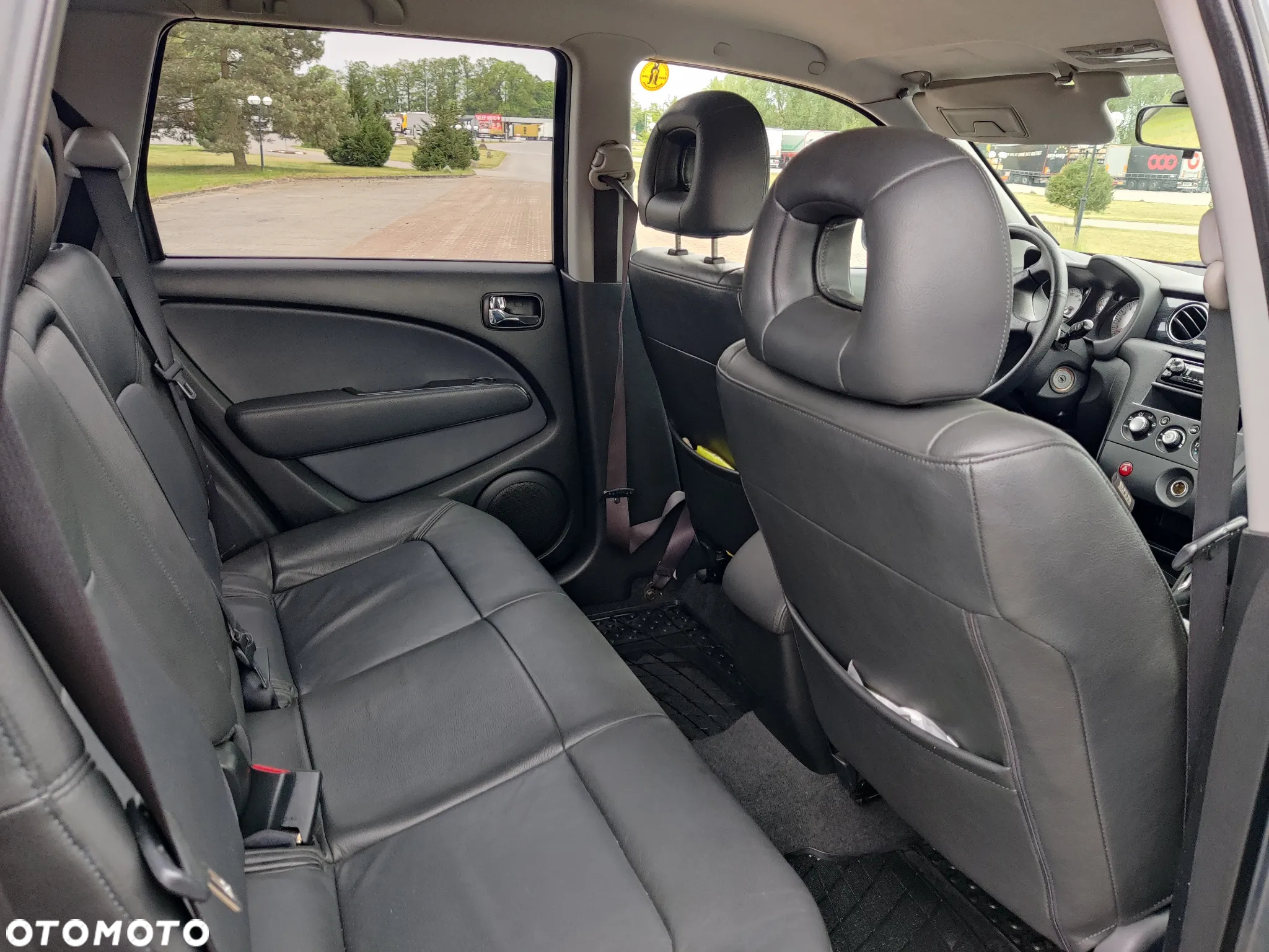 Mitsubishi Outlander - 9