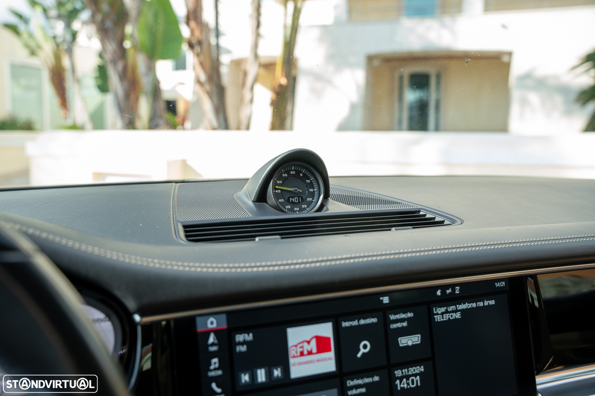 Porsche Panamera 4 E-Hybrid - 12