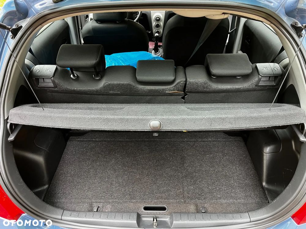 Toyota Yaris - 12