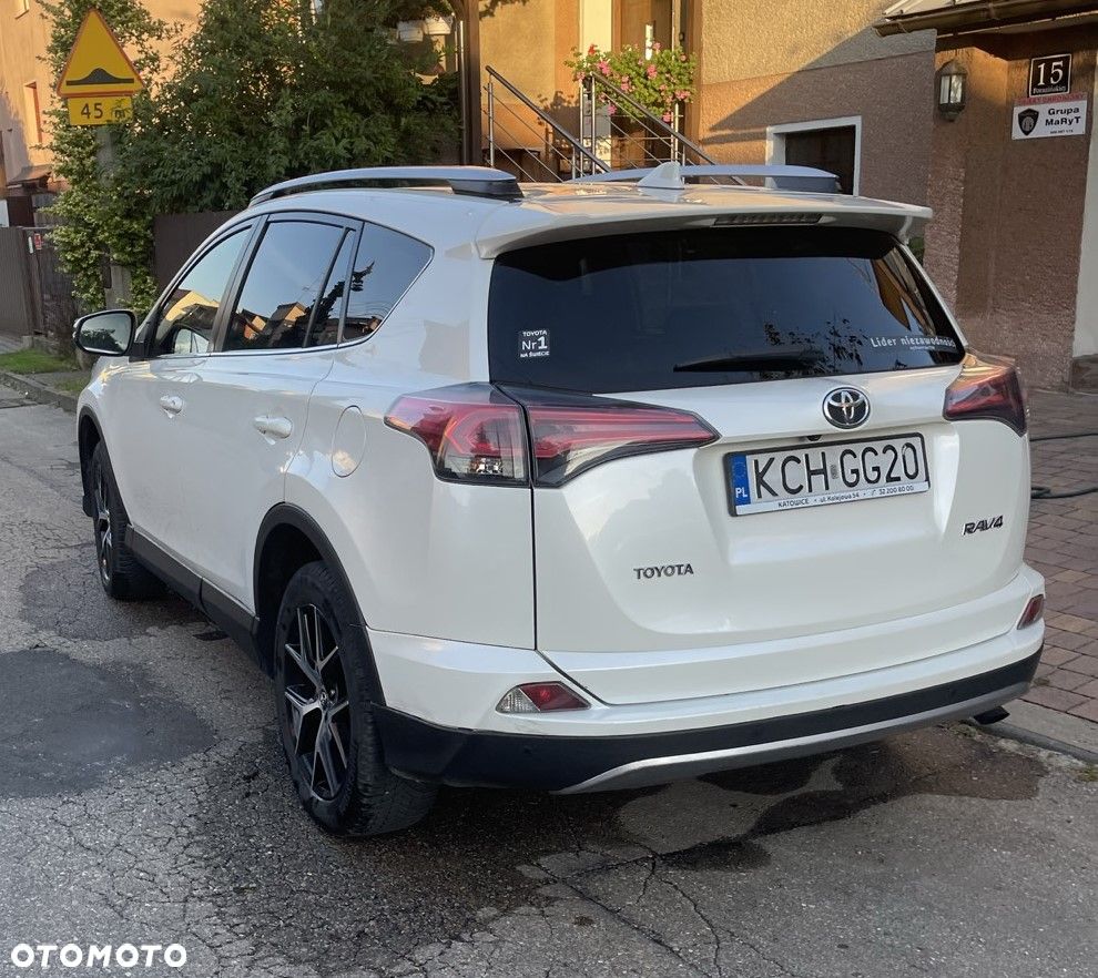 Toyota RAV4 2.0 D-4D Style 4x2 - 5