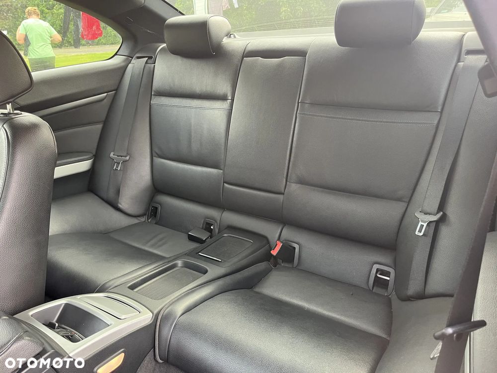 BMW Seria 3 320d DPF M Sport Edition - 23