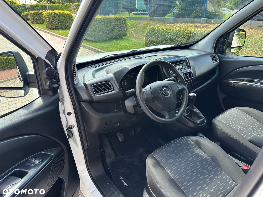 Opel COMBO - 13