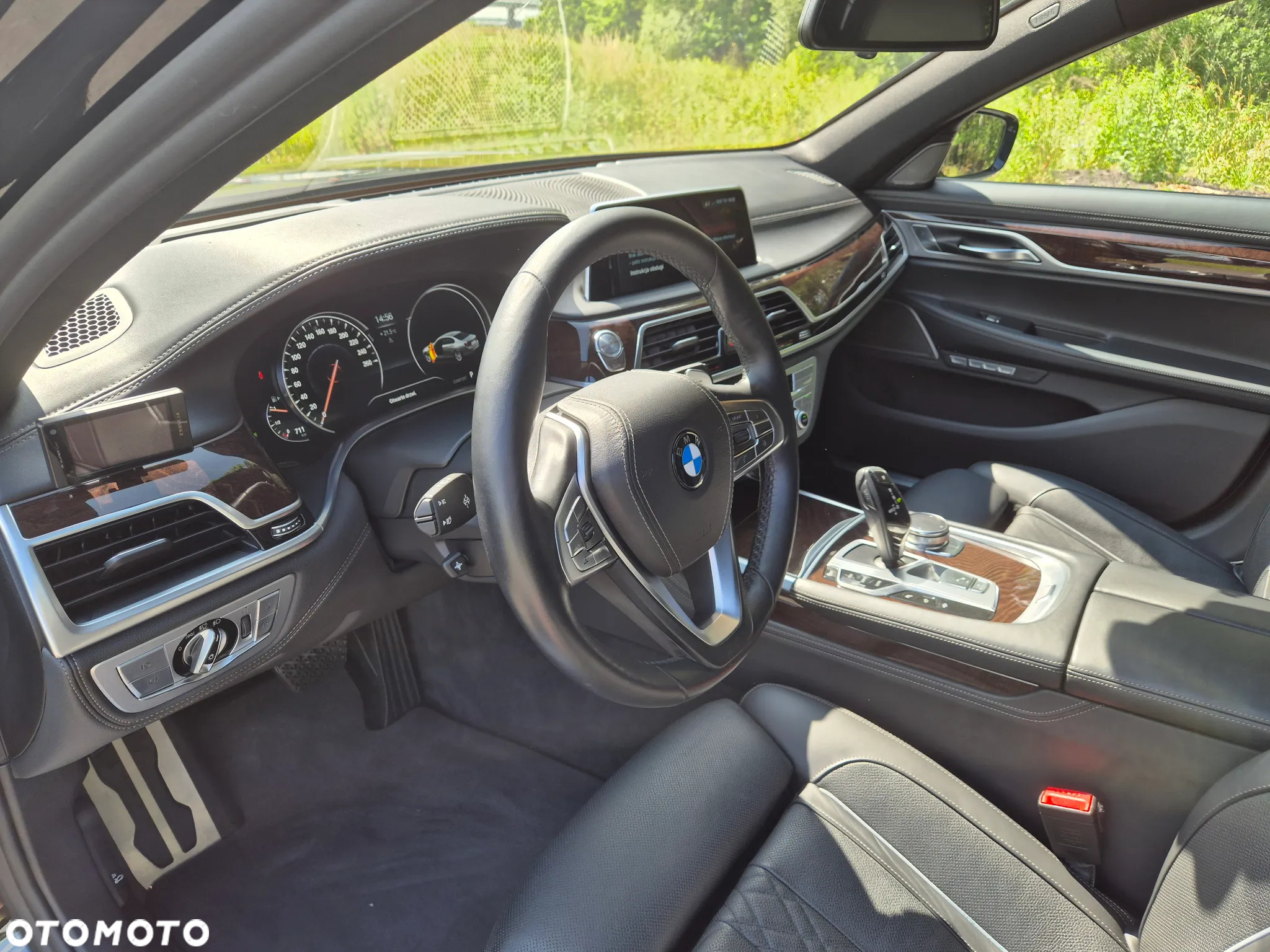 BMW Seria 7 750i - 13