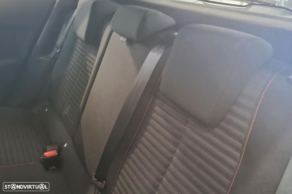 Peugeot 2008 1.5 BlueHDi Active Pack - 6