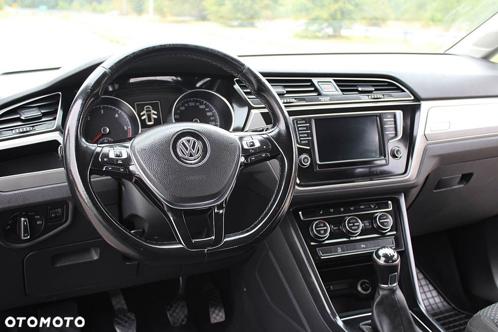 Volkswagen Touran 2.0 TDI SCR Highline - 16