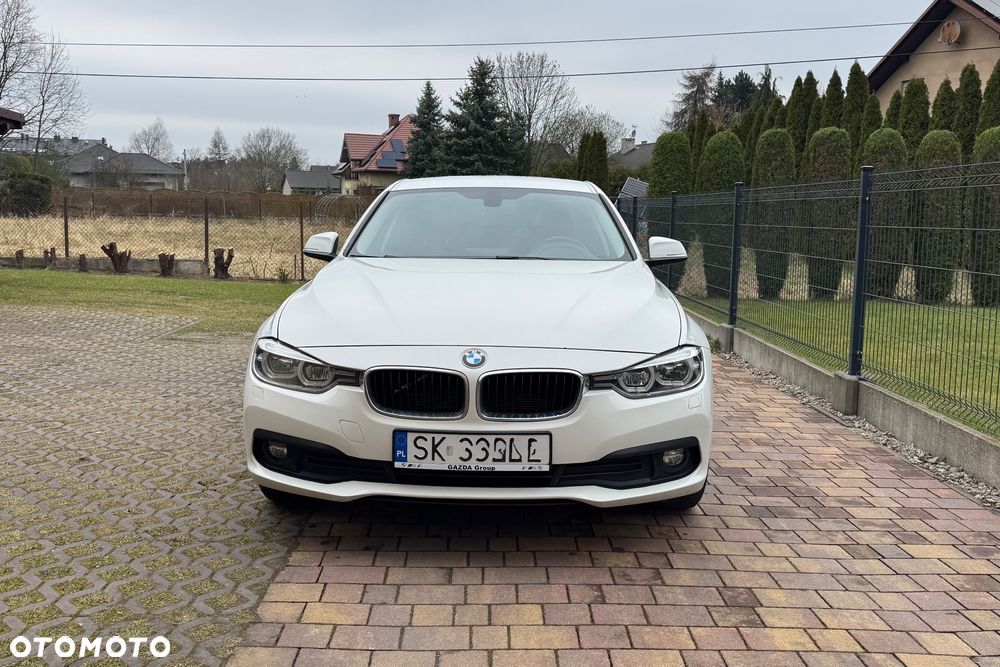 BMW Seria 3 318d Sport Line - 2