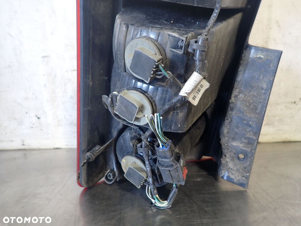 LAMPA LEWY TYLNA CHRYSLER GRAND VOYAGER V 2.8 - 4