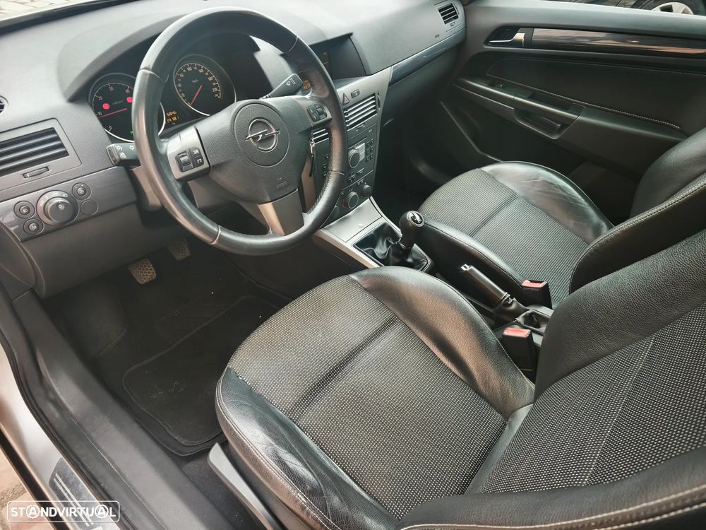 Opel Astra Caravan 1.9 CDTi Cosmo - 23