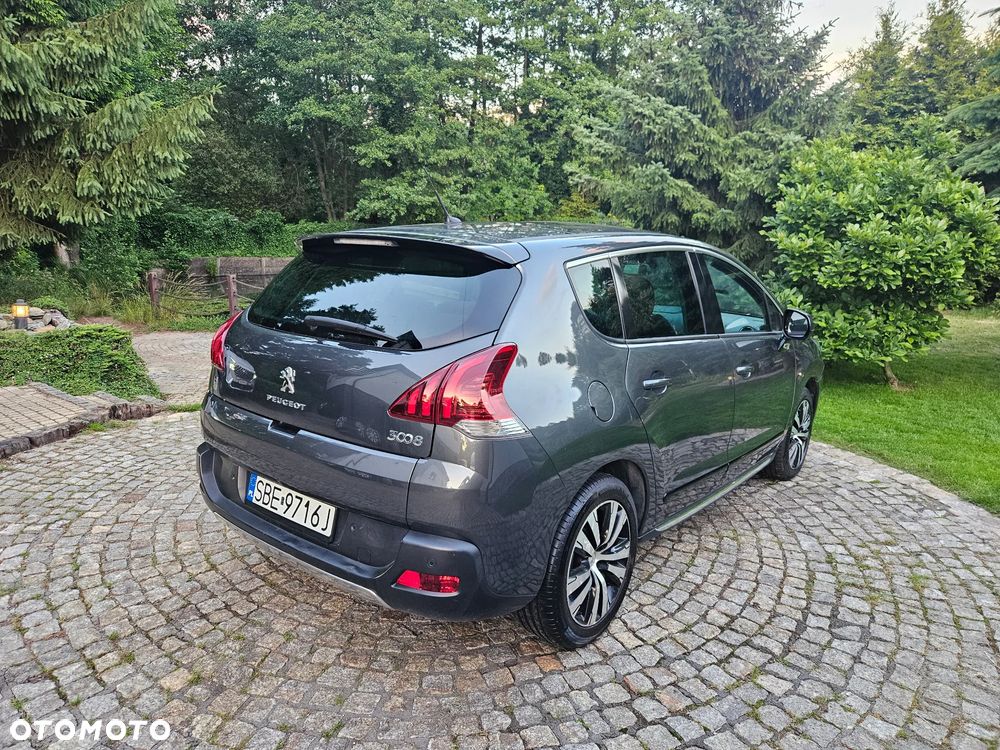 Peugeot 3008 Hybrid4 - 4