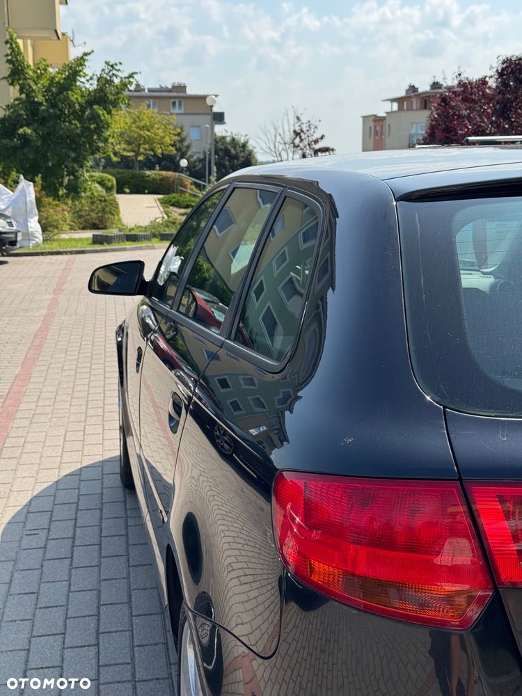 Audi A3 Sportback 1.6 FSI Ambiente - 4